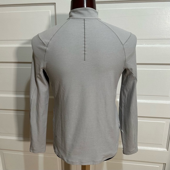 Lululemon Surge Warm 1/2 Zip Pullover Size M  Heathered Sea Salt Grey $128 - Picture 4 of 6